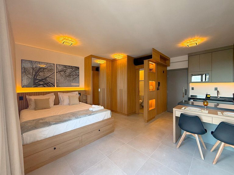 Hype 017 | 16ºA | Refúgio Urbano em Madeira e Luz