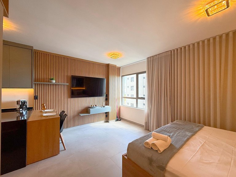 Hype 017 | 16ºA | Refúgio Urbano em Madeira e Luz