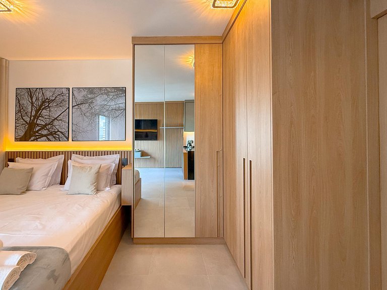 Hype 017 | 16ºA | Refúgio Urbano em Madeira e Luz