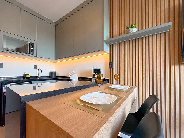 Hype 017 | 16ºA | Refúgio Urbano em Madeira e Luz