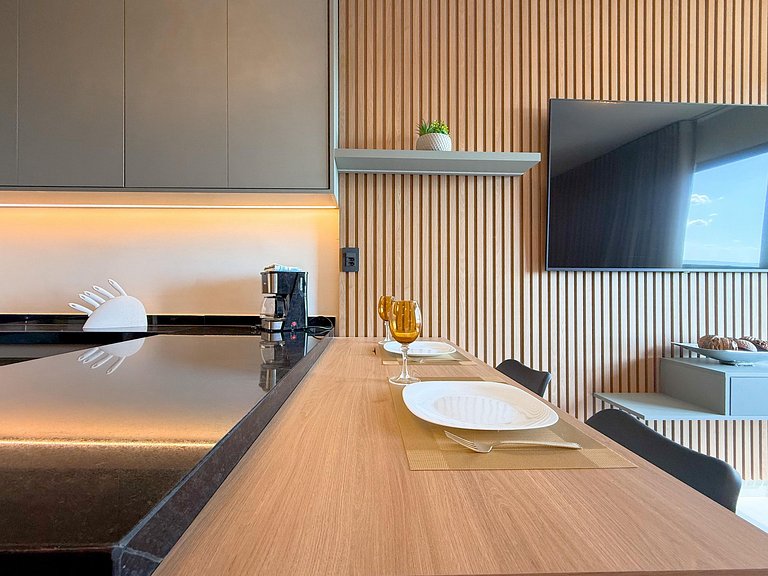 Hype 017 | 16ºA | Refúgio Urbano em Madeira e Luz