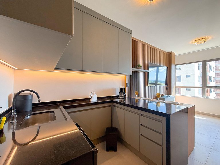 Hype 017 | 16ºA | Refúgio Urbano em Madeira e Luz